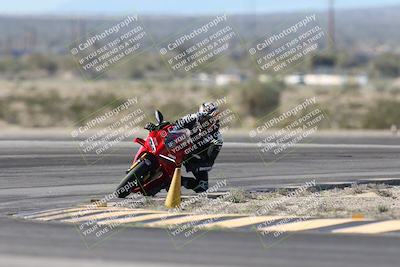 media/Jan-15-2026-Racers Edge (Thu) [[dfebeb70ab]]/3-B Group/Session 2 (Turn 11)/